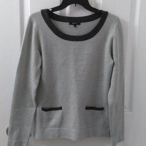 RW & Co Grey Contrast Trim Sweater w. Pockets